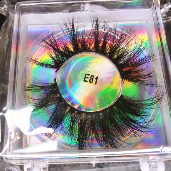 Lashes - Picture 1 of 1